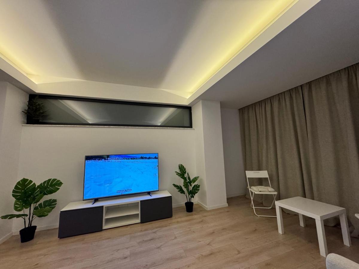 Warm Apartment *